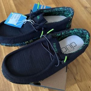 NWT Hey Dude size 5Y Wally Youth Gecko